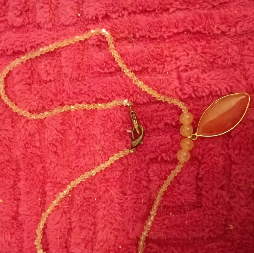 Elegant Green and Yellow Beaded Necklace - Picture 4 of 16